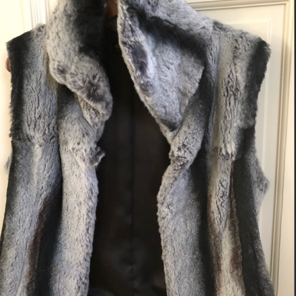 💥HOST PICK 12/8 ☄️ADRIENNE LANDAU Fur Vest BNWOT - Picture 4 of 11